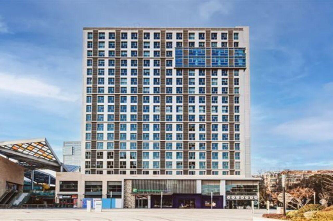 Holiday Inn Express Shanghai Baoyang By Ihg Экстерьер фото