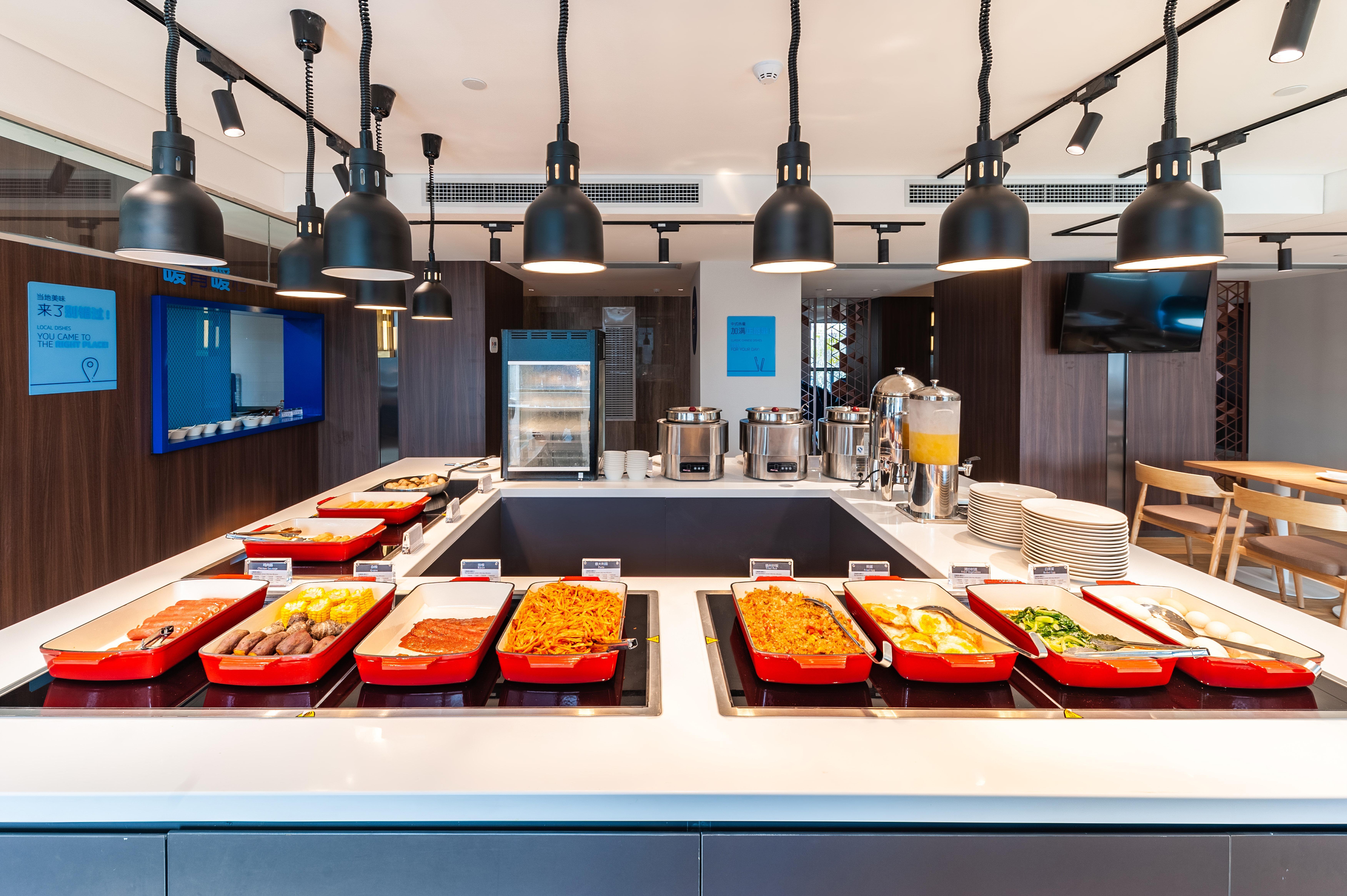 Holiday Inn Express Shanghai Baoyang By Ihg Экстерьер фото